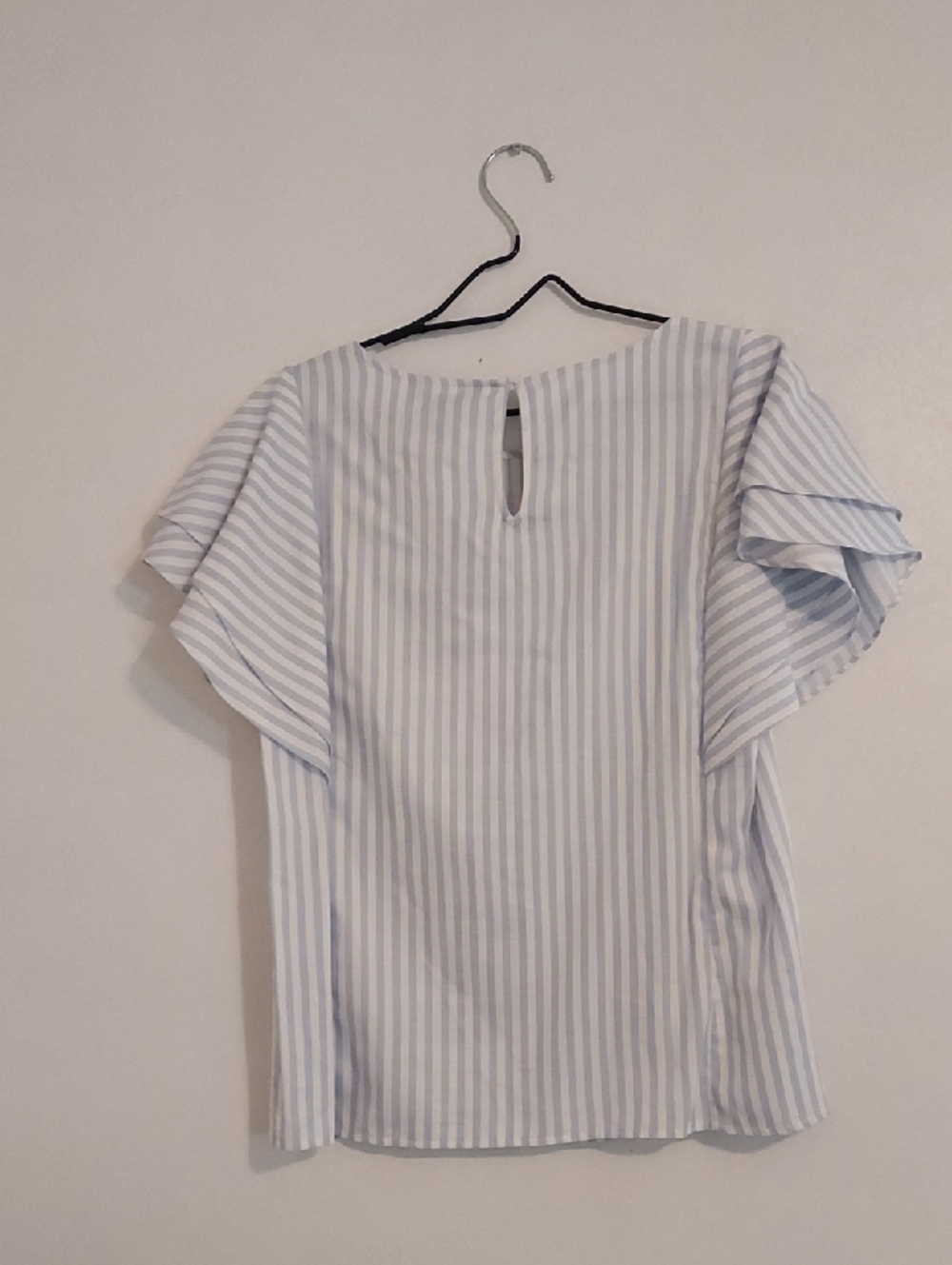 Banana Republic Ruffle Shoulder Top - Picture 5 of 9